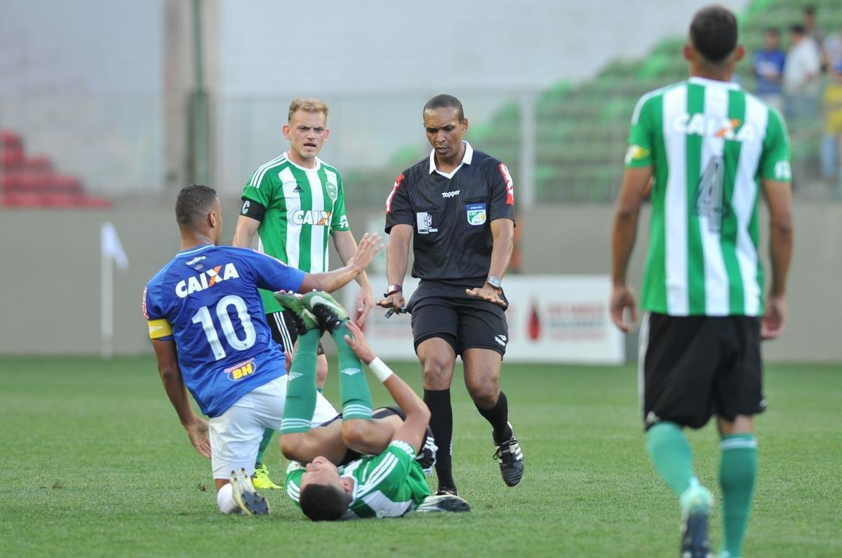 Imagens do jogo entre Cruzeiro e Coritiba, no Independncia, pela final do Campeonato Brasileiro Sub-20