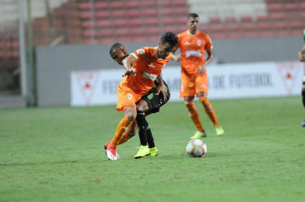 Com gols de Felipe Augusto e Al, Amrica venceu Coimbra por 2 a 0, nesta segunda-feira, no Independncia, pela sexta rodada do Campeonato Mineiro