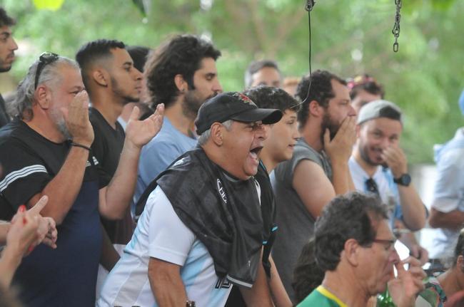 No restaurante Pizza Sur, em Belo Horizonte, comunidade argentina acompanhou a final da Copa do Mundo diante da Frana