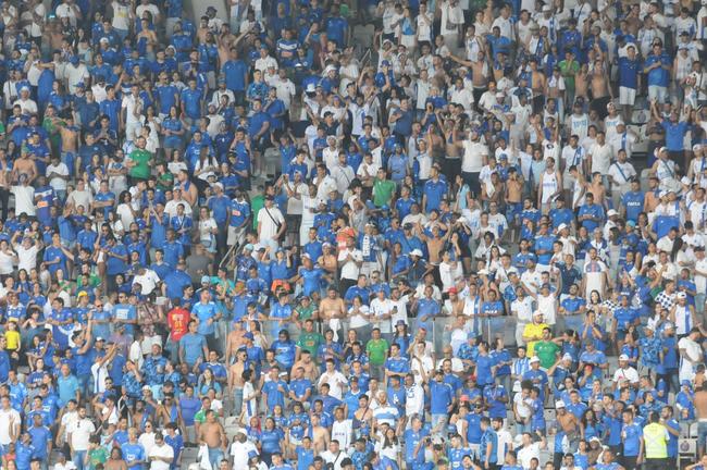 Cruzeiro x Bahia: fotos da torcida da Raposa no Mineiro