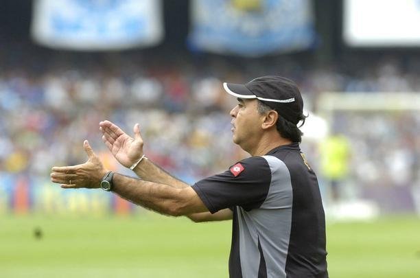 Marcelo Oliveira voltou a ser efetivado no comando tcnico do Atltico em 2008. Naquele ano, dirigiu o time alvinegro na derrota por 2 a 0 para o maior rival.
