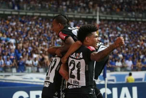 Imagens do segundo tempo do clssico entre Cruzeiro e Atltico, no Mineiro