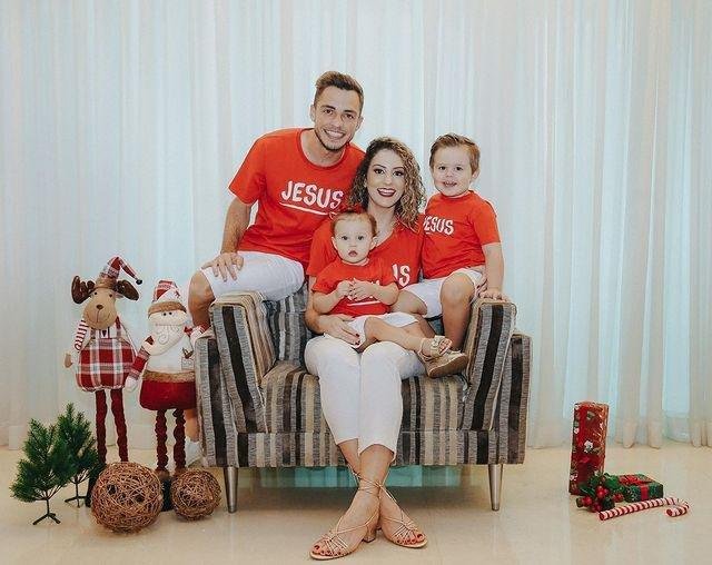 Hyoran, a esposa e os filhos