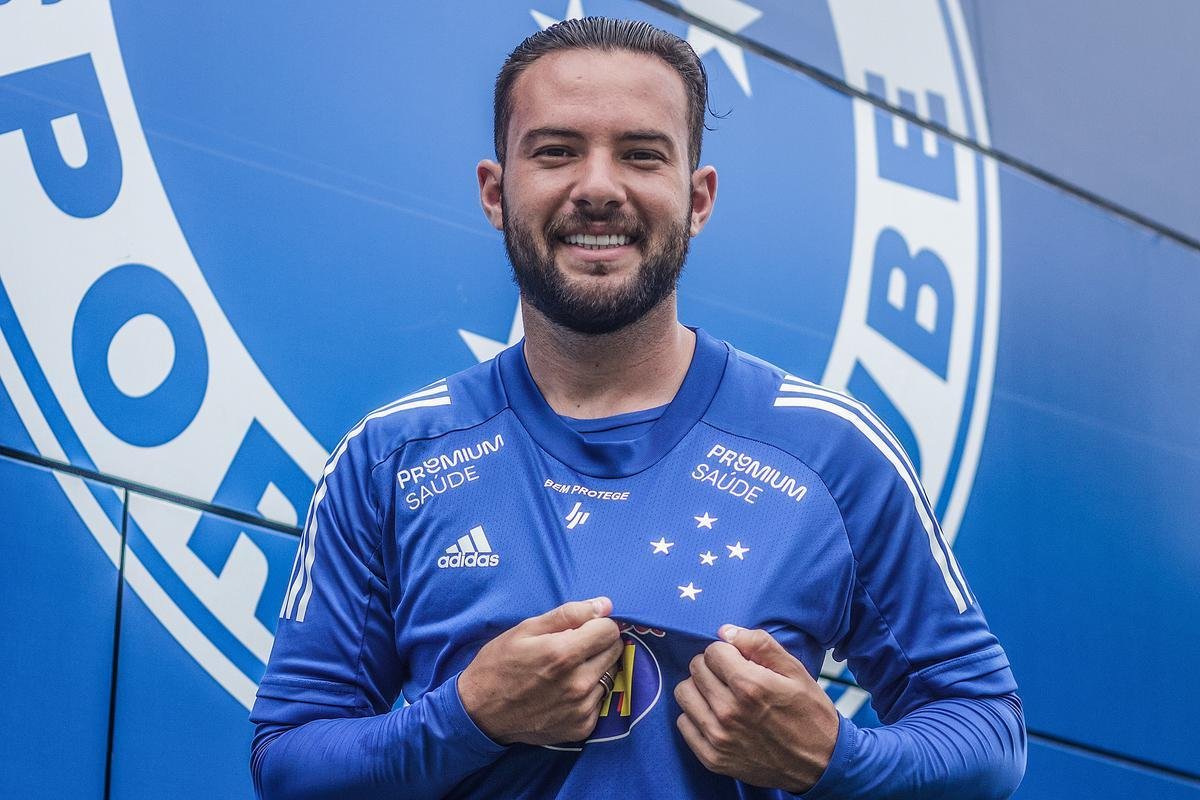 Giovanni, 26 anos, meio-campista. Contratado pelo Cruzeiro em setembro.