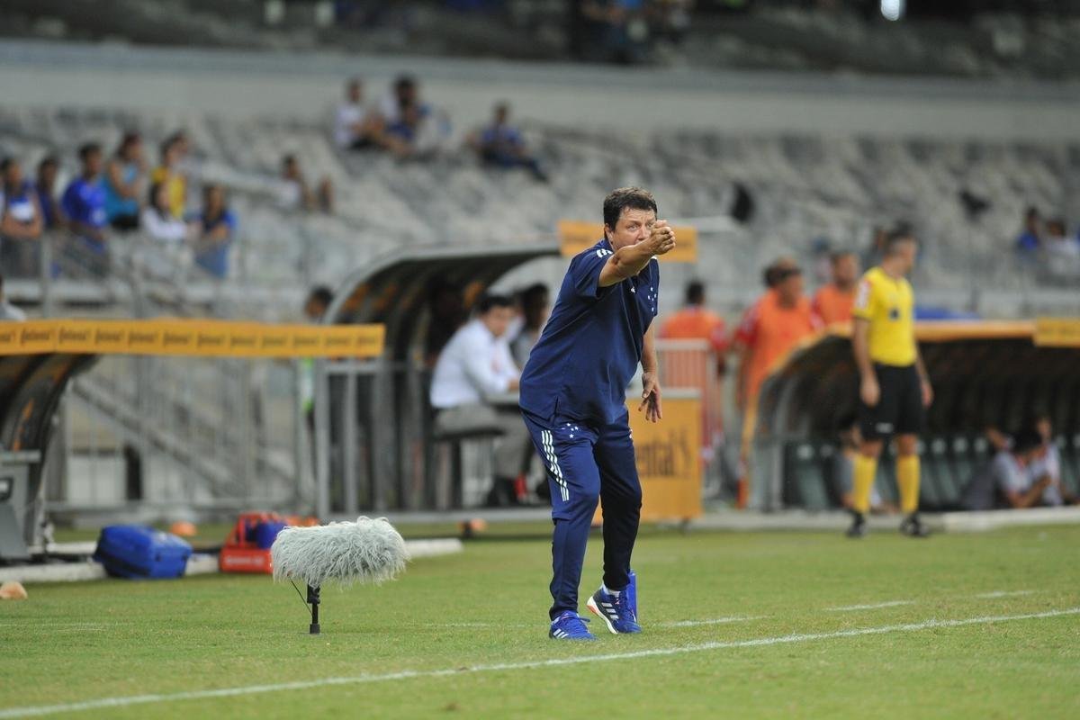 Revs por 2 a 0 para o CRB frustrou torcida do Cruzeiro no Mineiro