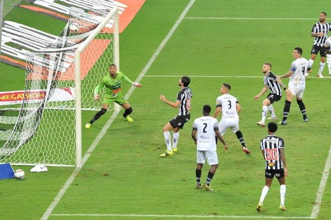 O Atltico recebeu o Athletic nesta tera-feira (15), no Mineiro, em Belo Horizonte. A partida, vlida pela 7 rodada do Campeonato Mineiro de 2022, marcou o centsimo jogo do goleiro Everson com a camisa do Galo.