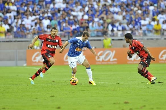 Galeria de fotos do jogo entre Cruzeiro e Flamengo, no Mineiro, pela 19 rodada do Brasileiro