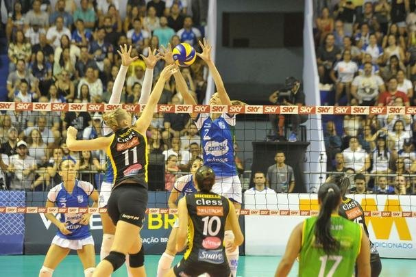 Minas x Praia: veja fotos da primeira partida da final