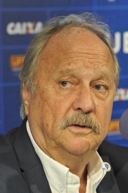 Meia argentino foi apresentado como novo reforo do Cruzeiro nesta quinta-feira (18 de janeiro)