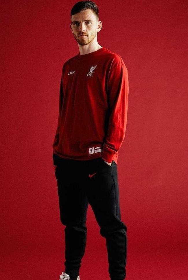 A parceria Liverpool FC x LeBron ainda conta com uma linha streetwear 