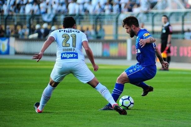 Fotos da vitória do Cruzeiro sobre o Santos, por 1 a 0, no Pacaembu, com gol de Bruno Silva