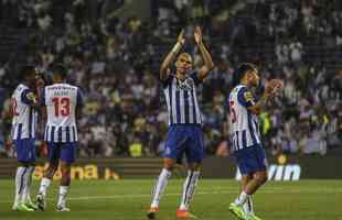 Porto e Bayer Leverkusen tm chances iguais para se classificar no Grupo B. A Bet365 paga odd 1.72 pela classificao de portugueses e alemes. A cotao do Club Brugge, a outra equipe do grupo,  5.00.