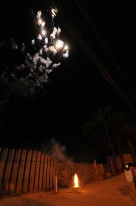 Torcedores do Cruzeiro iniciam viglia de 24 horas para aguardar final da Copa do Brasil, contra o Flamengo, no Mineiro. Esforo pelo sonho do pentacampeonato nacional.