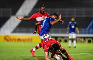 CRB x Cruzeiro: fotos do jogo pela 27 rodada da Srie B, no estdio Rei Pel, em Macei (AL)