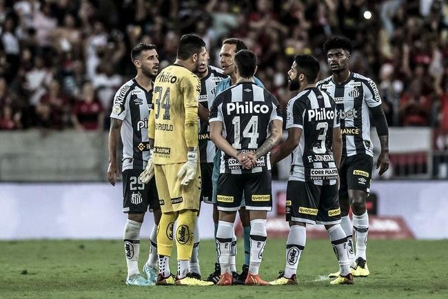 14� - Santos - 3 vermelhos