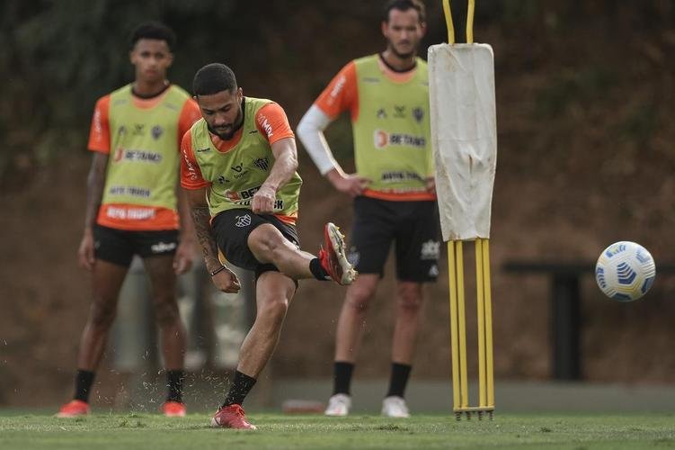 Após a eliminação na Libertadores diante do Palmeiras, jogadores do Atlético se reapresentaram na Cidade do Galo e realizaram treinamento visando o duelo contra o Internacional, pelo Campeonato Brasileiro
