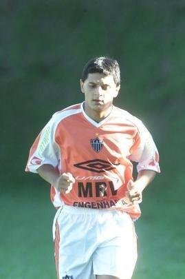 Pablito Gimenez - O atacante paraguaio teve uma passagem curta pelo Atlético. Foram apenas oito jogos em 2005 - 1 pelo Campeonato Mineiro e sete pelo Campeonato Brasileiro, quando o clube acabou rebaixado. Na estreia, contra o Mamoré, pelo Estadual, ele sofreu o pênalti que resultou no gol da vitória. Na mesma partida, ele fraturou o pé esquerdo e ficou seis meses sem jogar. Ele não fez gols pelo clube.