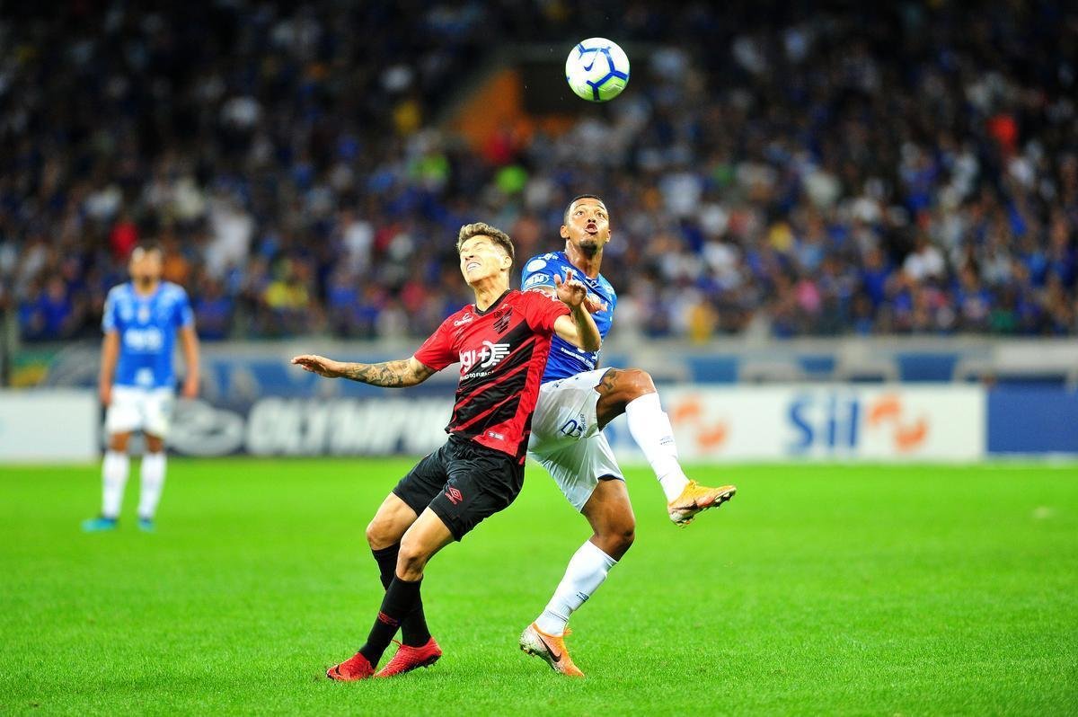 Fotos do segundo tempo de Cruzeiro x Athletico, no Mineiro, pela 12 rodada do Brasileiro