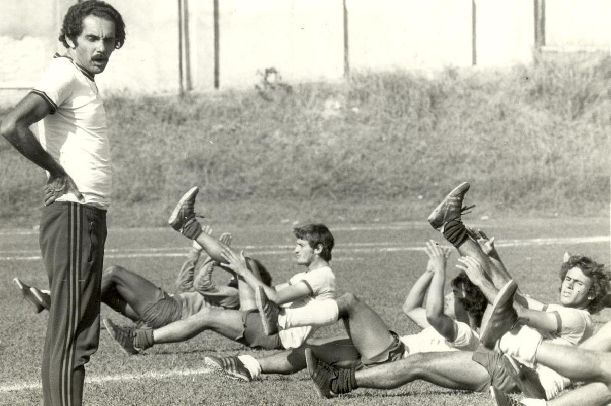 23/06/1979 - Benecy Queiroz foi preparador fsico do Amrica