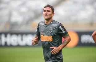 Levir Culpi comanda treino no Mineiro antes da estreia no Grupo E da Libertadores