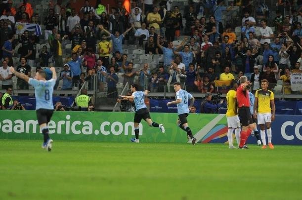 Fotos de Uruguai x Equador, no Mineiro