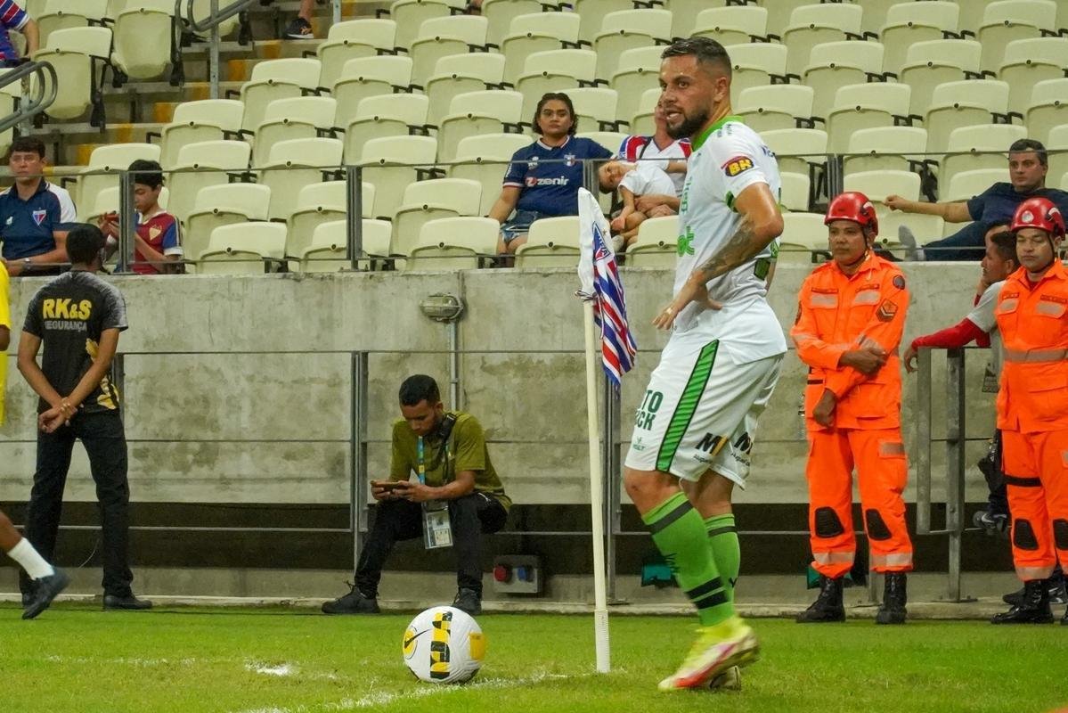 Fotos do jogo entre Fortaleza e Amrica, neste domingo, no Castelo, pela 13 rodada do Campeonato Brasileiro