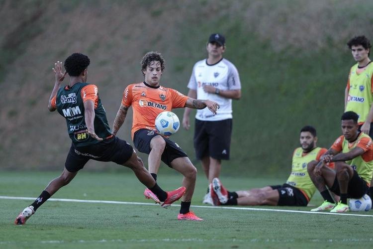 Fotos do primeiro treino de Diego Costa pelo Atlético