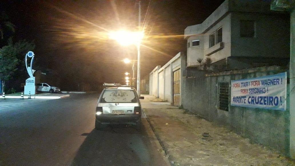 Faixas contra a diretoria do Cruzeiro