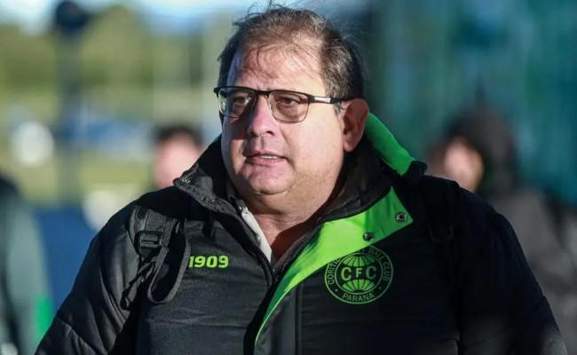 Guto Ferreira tem desfalques para jogo em Belo Horizonte