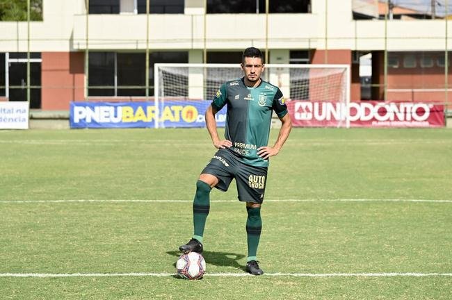 Juninho Valoura (volante)