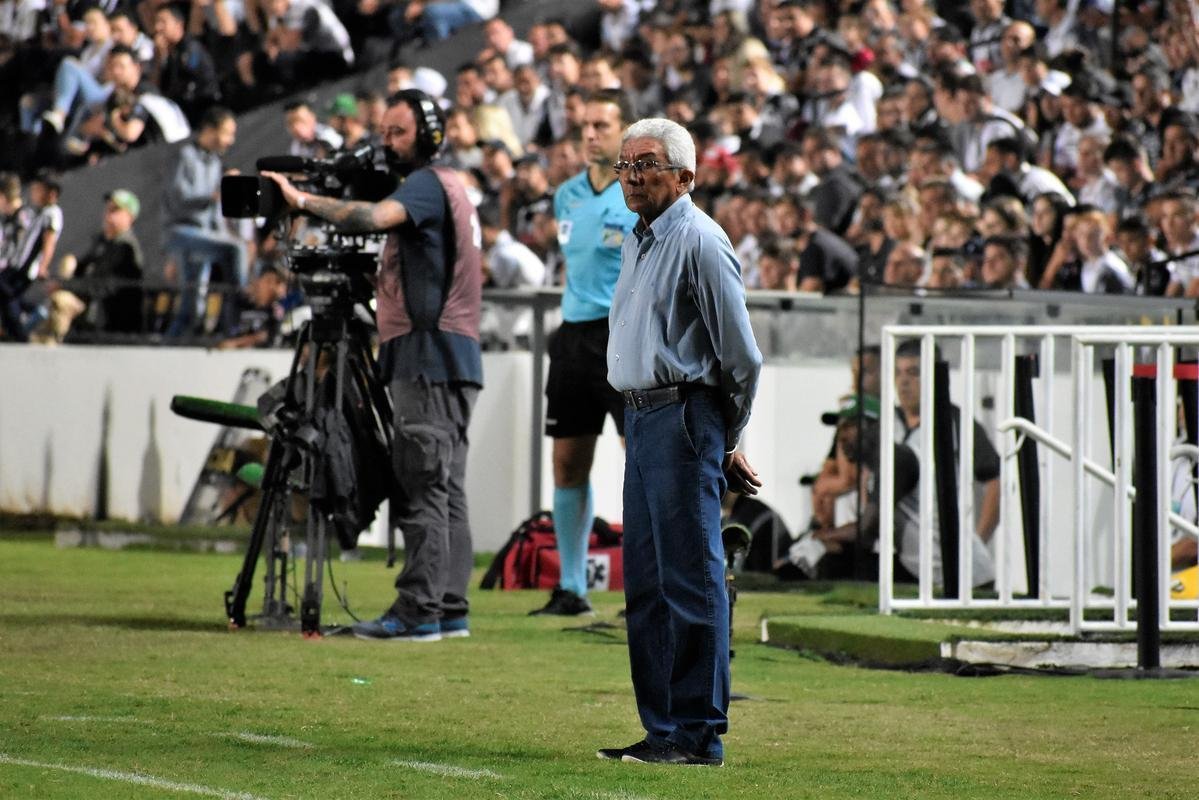No segundo tempo, Amrica sofreu gol aos 19 minutos e no conseguiu chegar ao empate