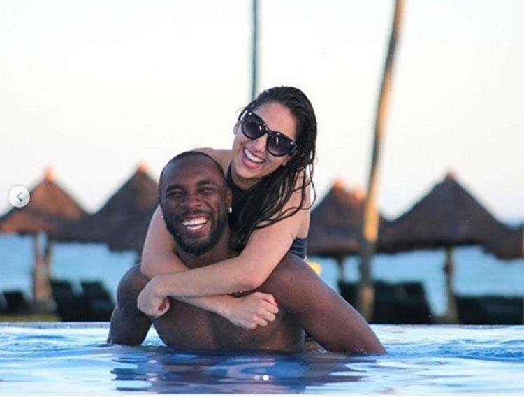 Manoel surpreendeu os colegas de Cruzeiro com uma foto no fim das frias. Romance no ar!