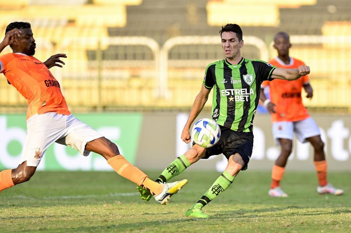 Fotos do jogo entre Nova Iguau e Amrica pela Copa do Brasil