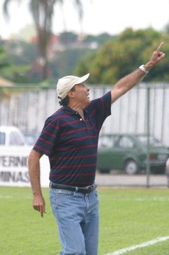 Procpio discute com torcedor do Amrica