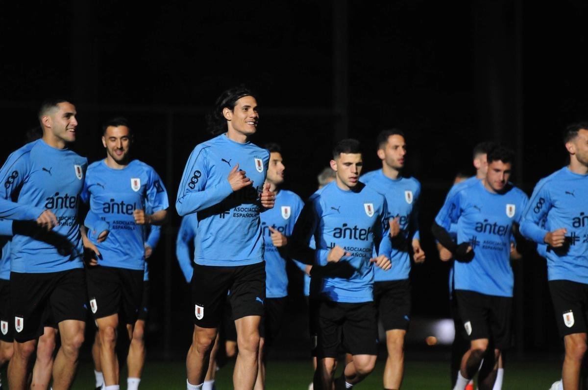 Imagens do primeiro treino da Seleo Uruguaia no Sesc Venda Nova, em Belo Horizonte
