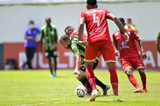 Jogo foi disputado com muito calor, em Nova Lima, na manh deste sbado 
