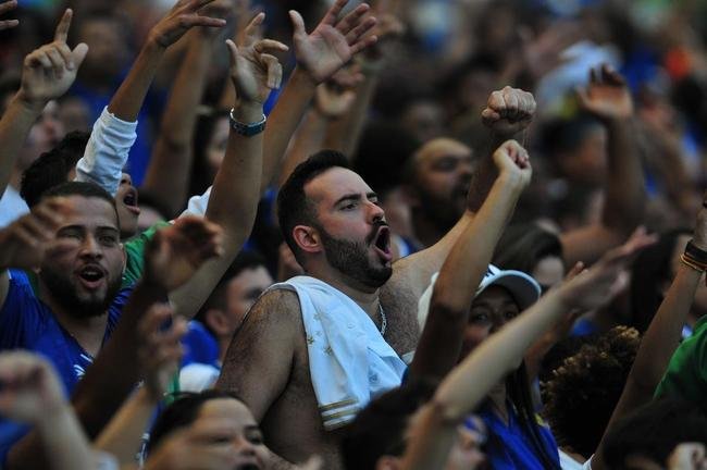 Fotos da torcida do Cruzeiro no jogo contra o Sampaio Corra