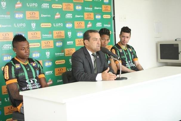 Zagueiro Cardoso, os meias Diego Lopes e Eisner Loboa, e os atacantes Nixon e Michael foram apresentados pelo presidente Anderson Racilan