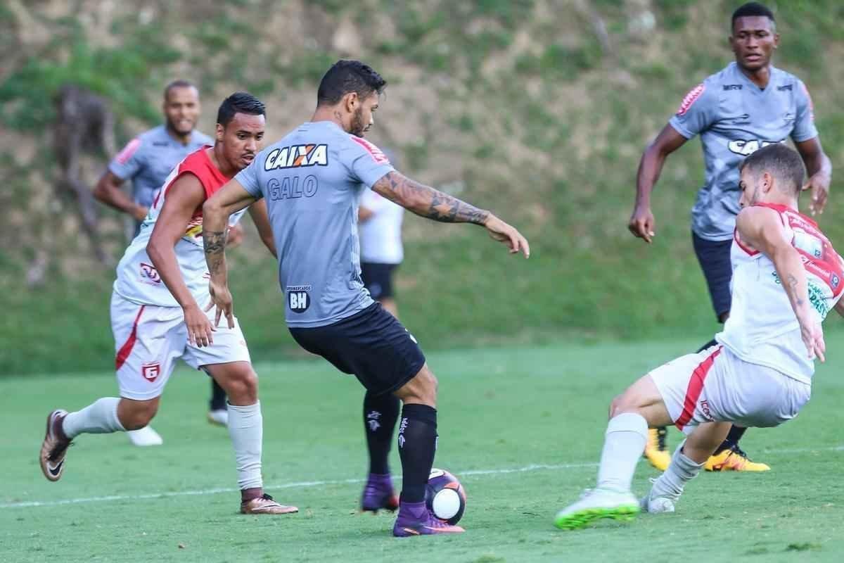 Com gols de Fred e Carlos Csar, Atltico vence jogo-treino contra Guarani de Divinpolis, na Cidade do Galo, por 2 a 0