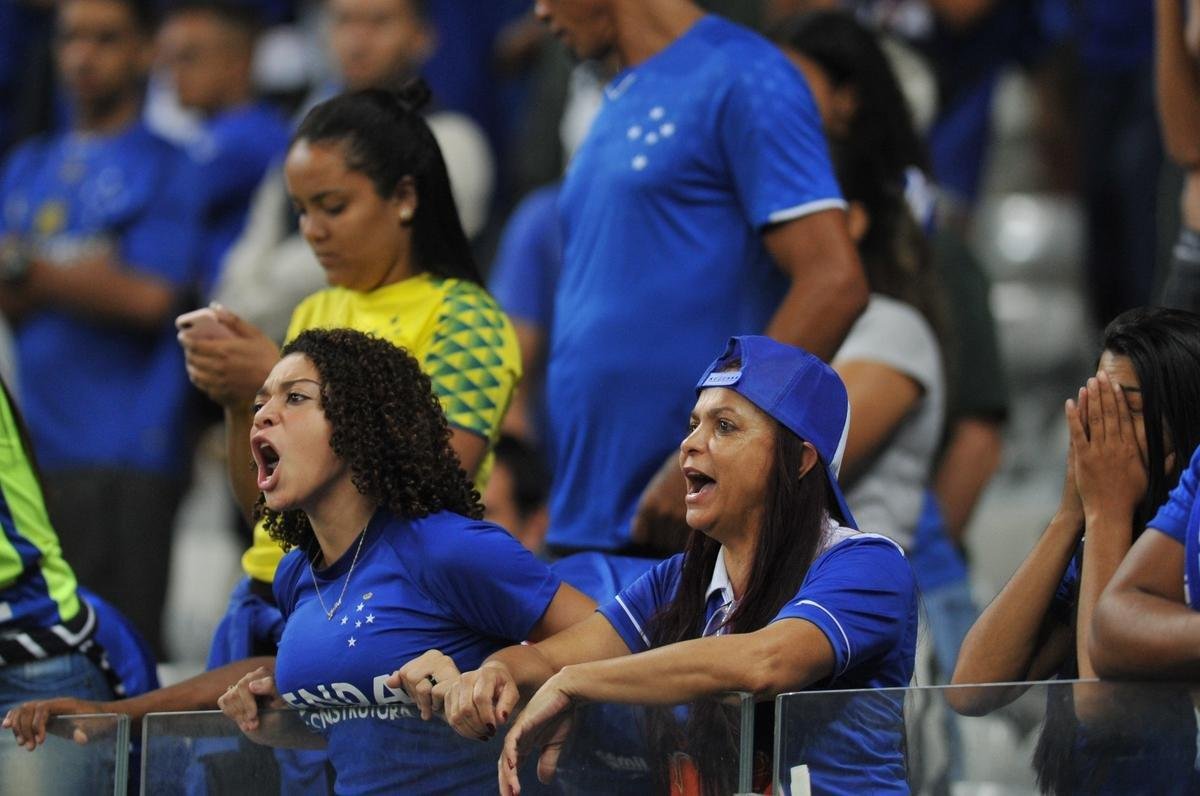 Revs por 2 a 0 para o CRB frustrou torcida do Cruzeiro no Mineiro