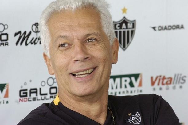 Emerson Leão teve duas passagens relativamente curtas pelo Atlético neste século. Em 2007, foram apenas 24 partidas à frente do time. O ex-treinador voltou ao clube em 2009, quando permaneceu no cargo por 21 jogos.