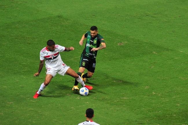 Fotos do jogo entre Amrica e So Paulo, no Independncia, em BH, pela ltima rodada do Campeonato Brasileiro de 2021