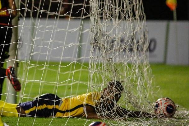 O Sport recebeu o Retrô FC em jogo adiantado da 5ª rodada do Campeonato Pernambucano. A partida marcou a estreia da Ilha do Retiro na temporada 2020