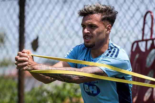Dani Jr., a midfielder, renewed his contract with Cruzeiro on