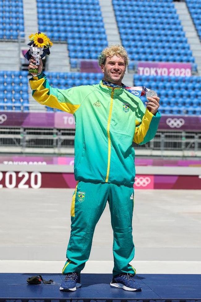 Pedro Barros conquistou a medalha de prata no skate park e vibrou muito com p�dio in�dito na modalidade que estreou nos Jogos de T�quio