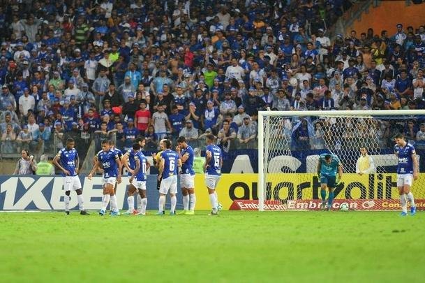 Fotos do duelo entre Cruzeiro e CSA, no Mineiro, pela 35 rodada do Brasileiro