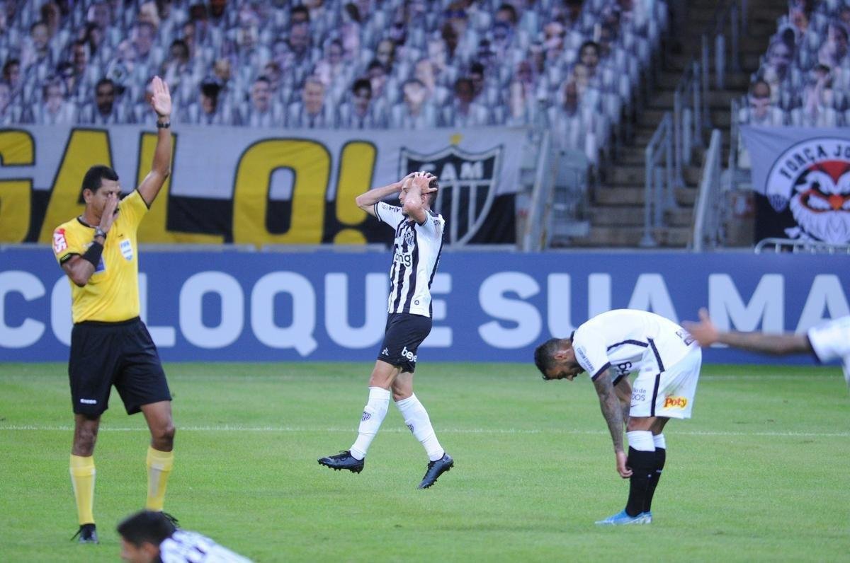 Galo virou na etapa final com gols de Hyoran (2) e Nathan: 3 a 2