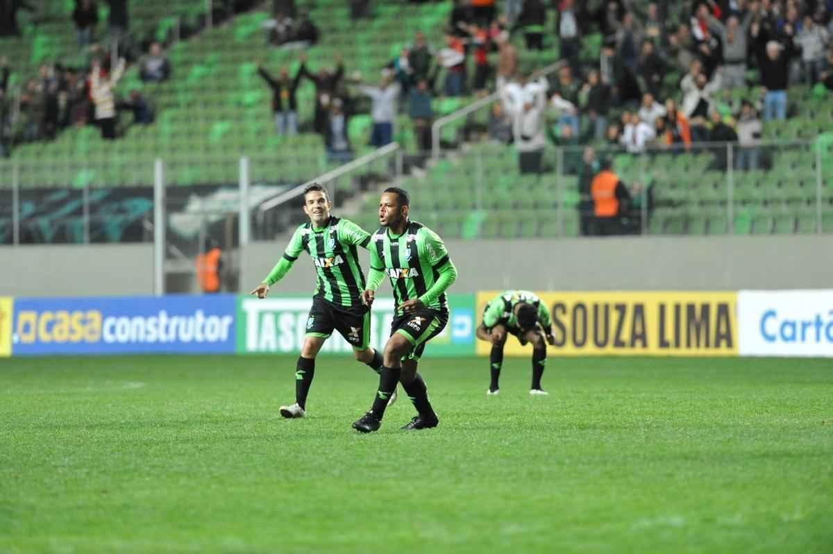 Amrica e Londrina se enfrentaram no Independncia, pela 18 rodada da Srie B do Brasileiro