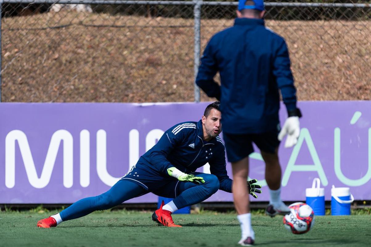 Fotos do treino do Cruzeiro desta sexta-feira na Toca II