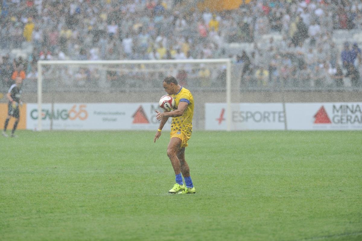 Fotos do 'Game of Dreams', jogo festivo dos Amigos do Ronaldinho contra os Amigos do Penta